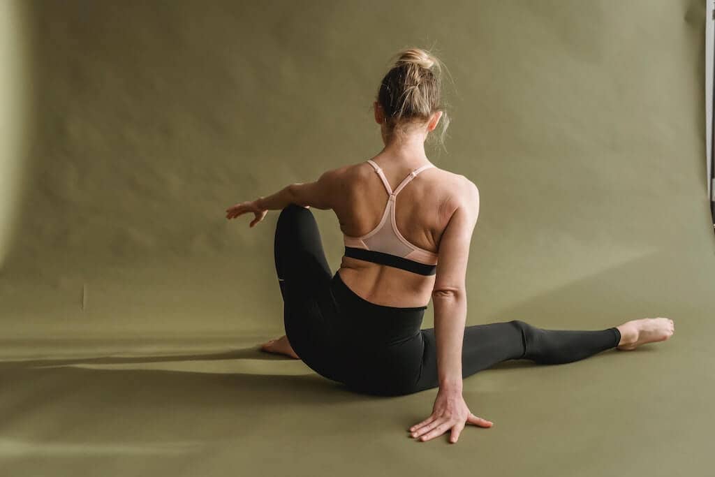 exercise on the floor against pain